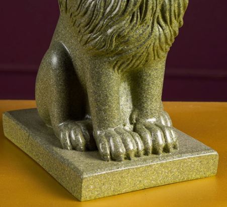 Nordic Minimalist Regal Lion