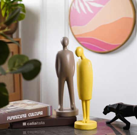 Refined Presence : The Art of Minimal Expression