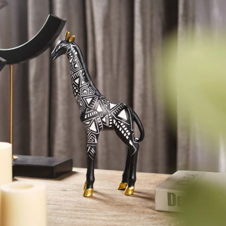 Giraffe Grandeur: Tribal Majesty