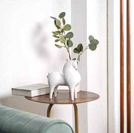 Curvatura Equestrian: Horse Accent