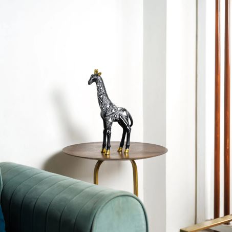 Giraffe Grandeur: Tribal Majesty