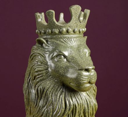 Nordic Minimalist Regal Lion