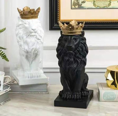 Nordic Minimalist Regal Lion