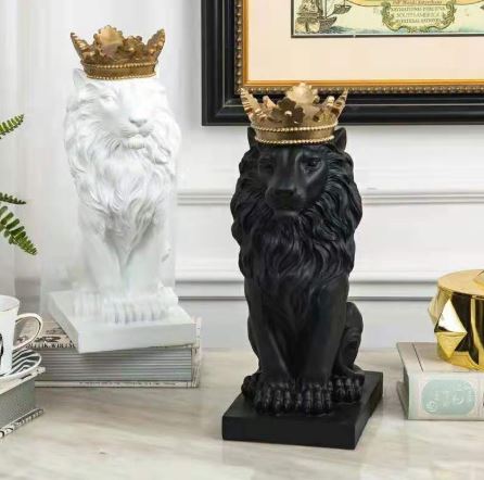 Nordic Minimalist Regal Lion