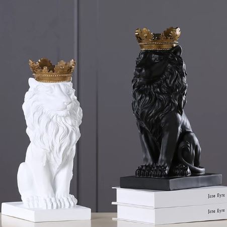 Nordic Minimalist Regal Lion