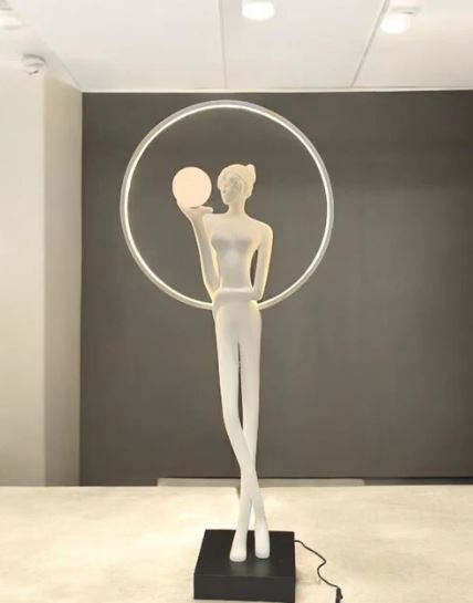 Lady Figurine Floor lamp - White