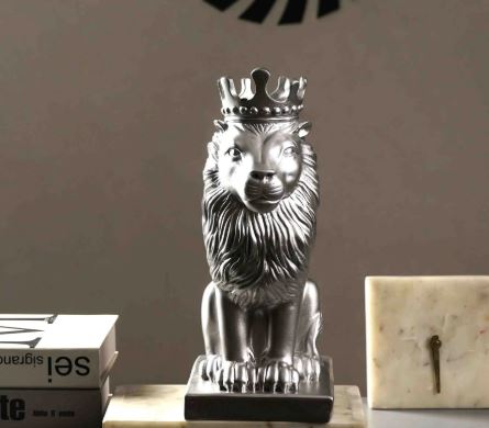 Nordic Minimalist Regal Lion