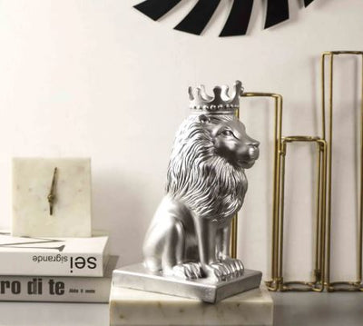 Nordic Minimalist Regal Lion