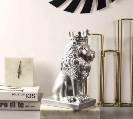 Nordic Minimalist Regal Lion