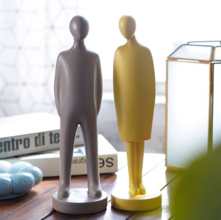 Refined Presence : The Art of Minimal Expression