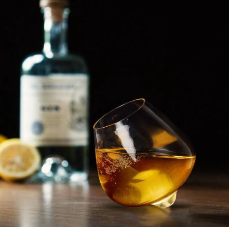 Tip-Toe Shell Drinking Glass