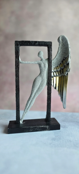 Glittering Lady with 1 Wing