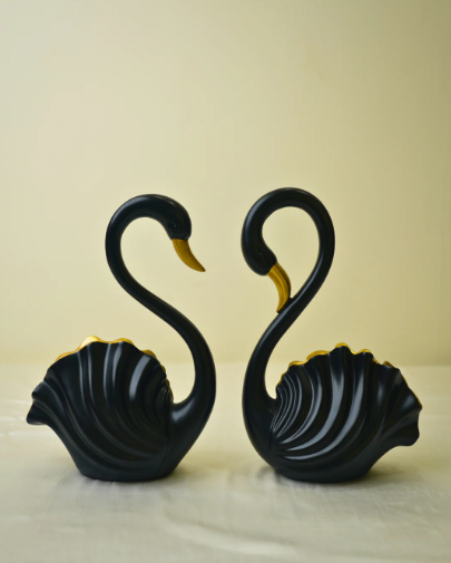 Graceful Lucky Swan Pair