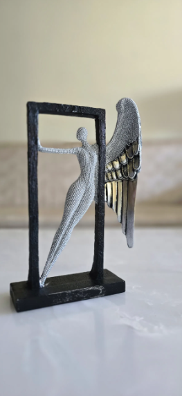 Glittering Lady with 1 Wing