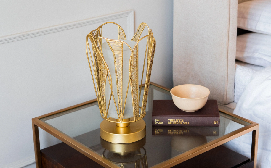 Aponi Table Lamp