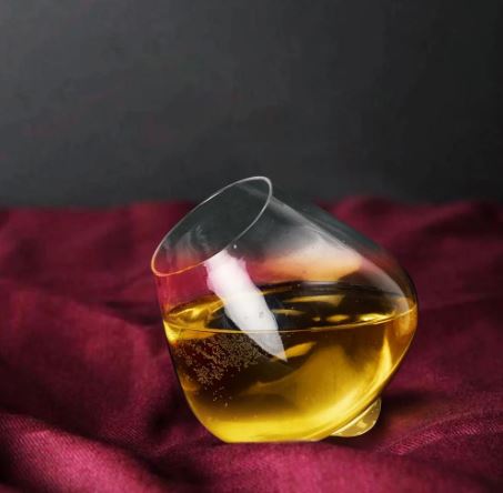 Tip-Toe Shell Drinking Glass