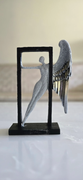 Glittering Lady with 1 Wing