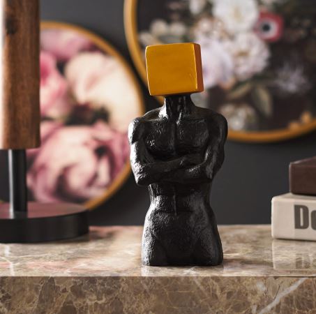 Geometric Marvel: MuscleCraft Accent