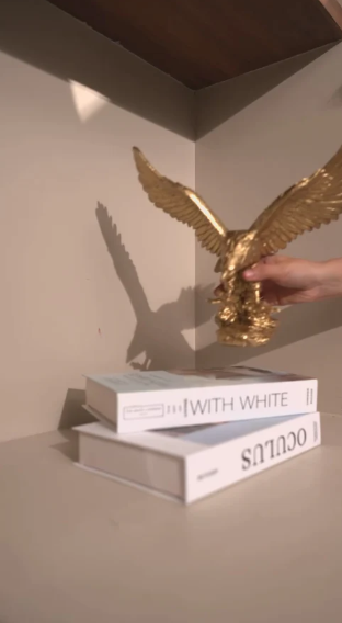 Hunting Eagle Sculpture Small - Gold