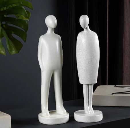 Refined Presence : The Art of Minimal Expression