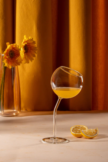 Hunar Bent Glass