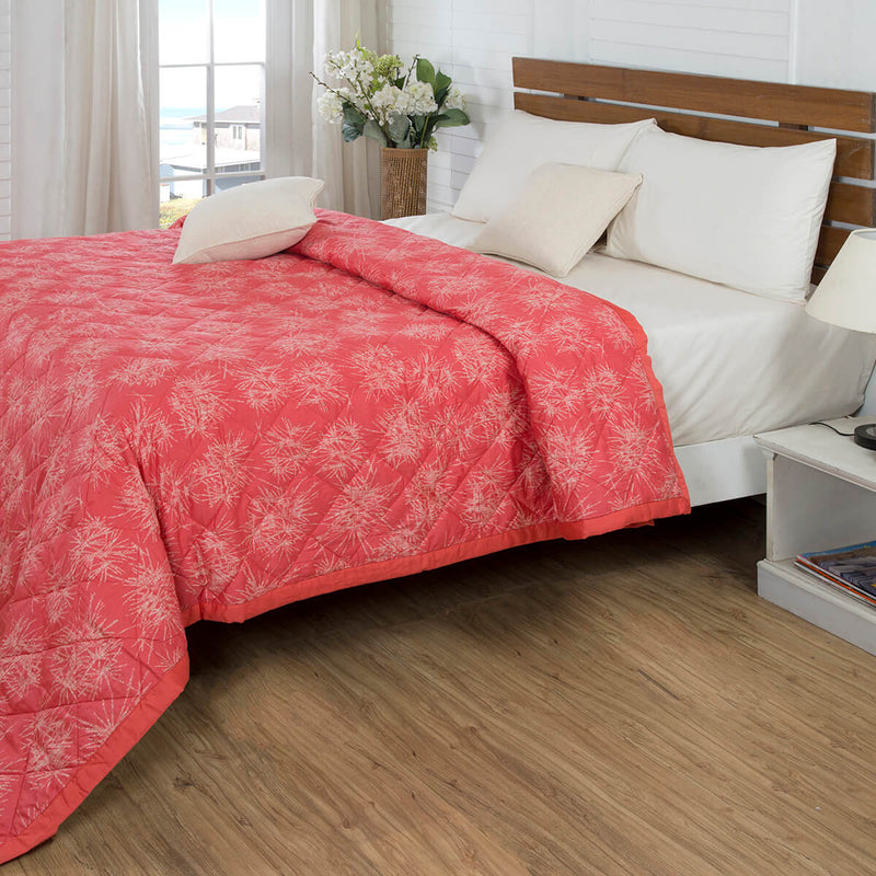 Spikes Print Red 6 Pcs Double Quilt Set