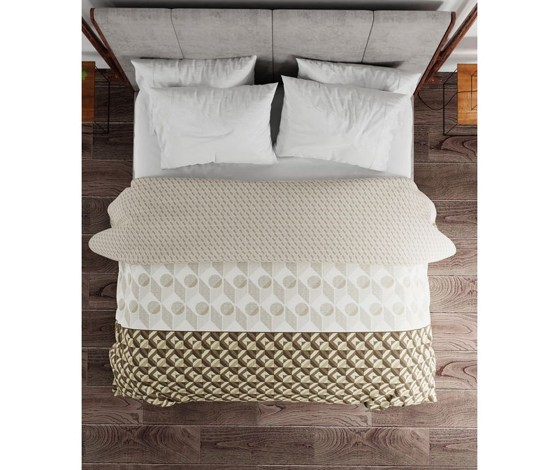 Beige & White Eye-Catching Geometric Print King Size Comforter (100% Cotton, Reversible)