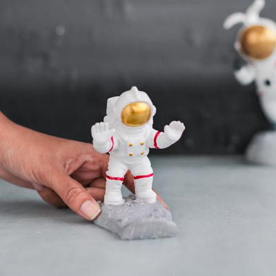 Astronaut Mobile Holder